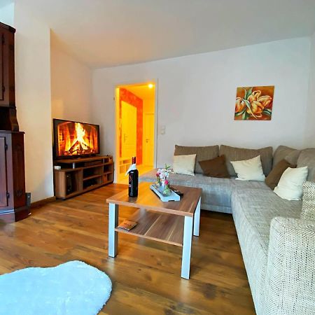 Schoene Fewo Moselblick Wlan Netflix Freizeitpark Apartment Klotten Exterior photo