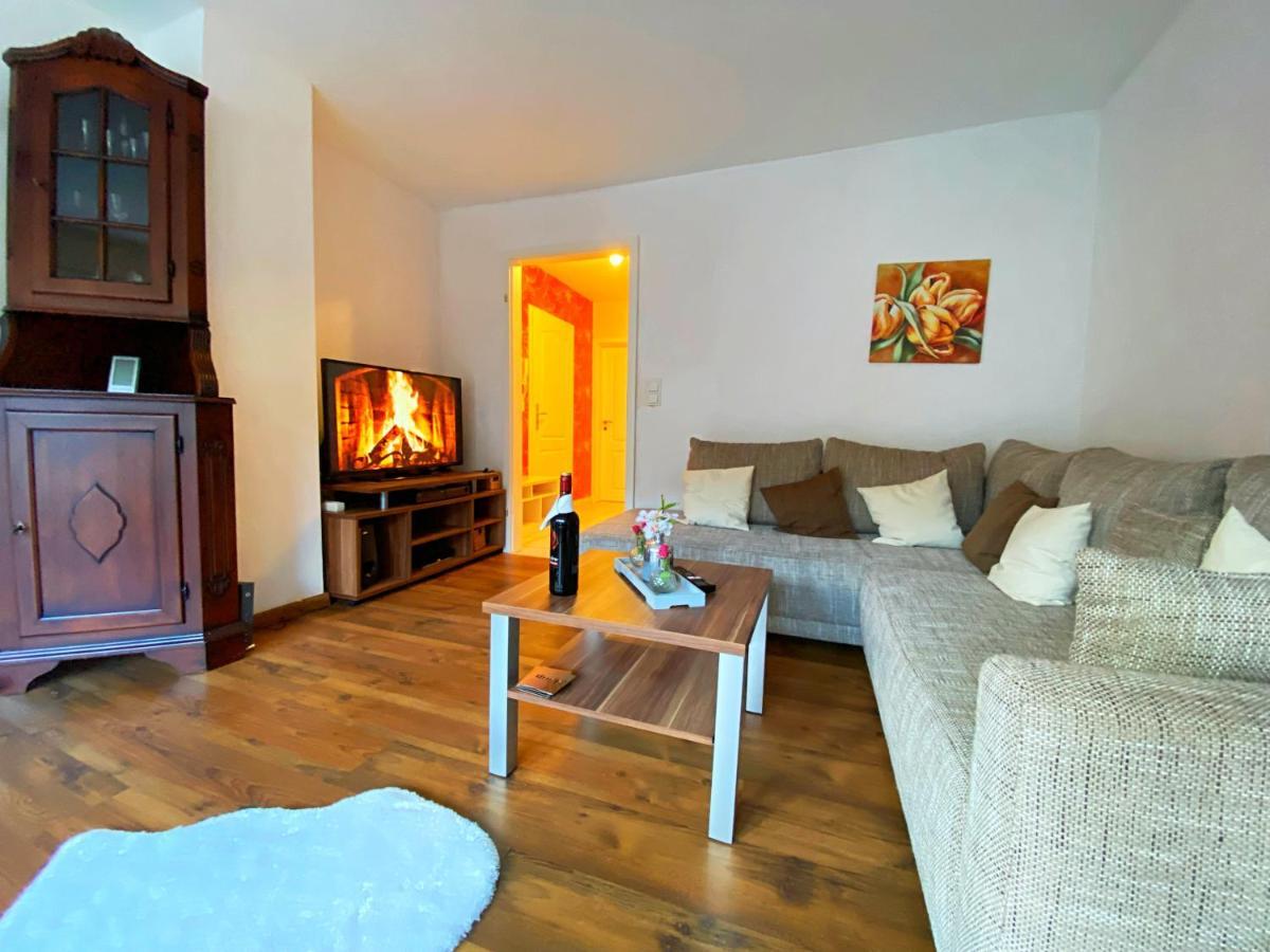 Schoene Fewo Moselblick Wlan Netflix Freizeitpark Apartment Klotten Exterior photo