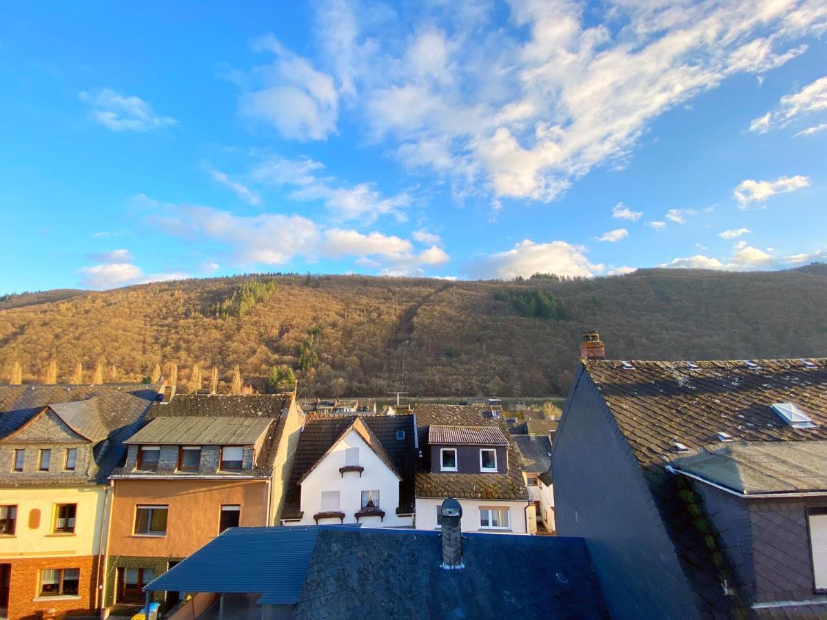 Schoene Fewo Moselblick Wlan Netflix Freizeitpark Apartment Klotten Exterior photo